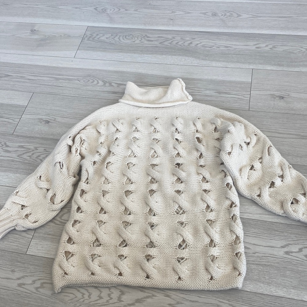 soft knitted turtle neck perfect for spring and layering